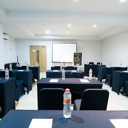 Yellow Star Gejayan Hotel Jogyakarta Zewnętrze zdjęcie