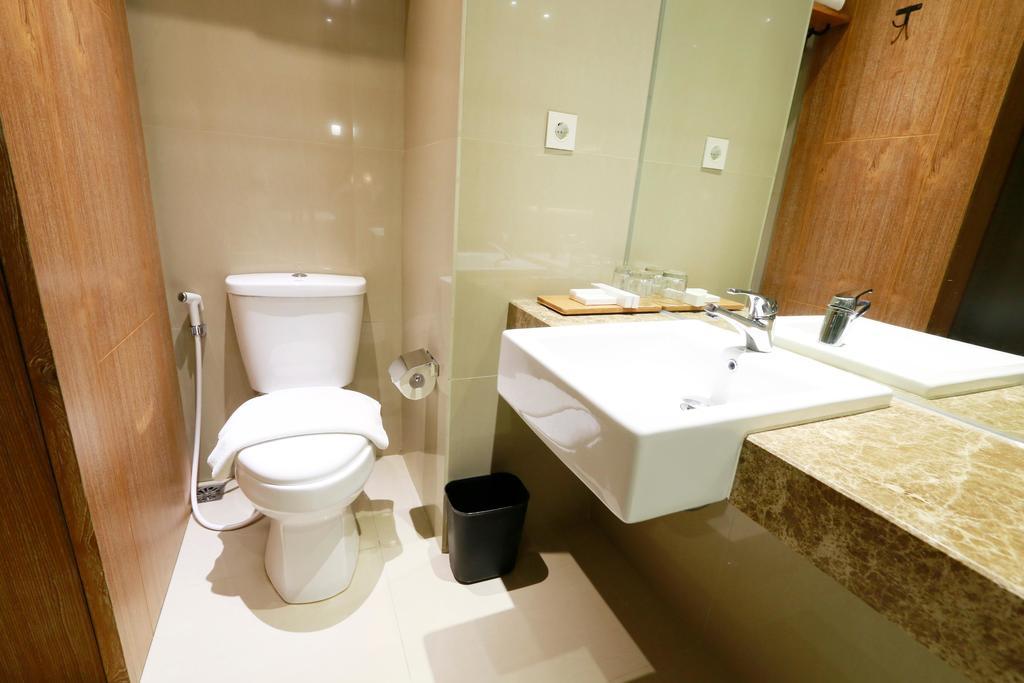 Yellow Star Gejayan Hotel Jogyakarta Zewnętrze zdjęcie