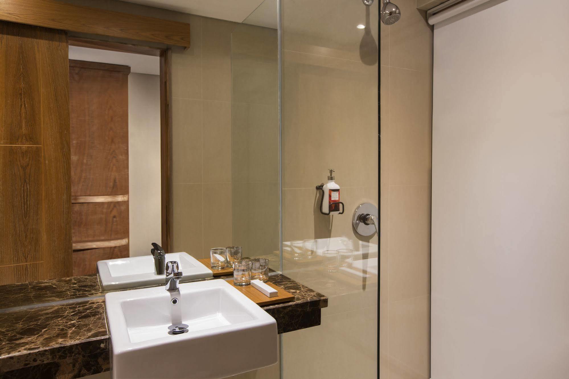 Yellow Star Gejayan Hotel Jogyakarta Zewnętrze zdjęcie