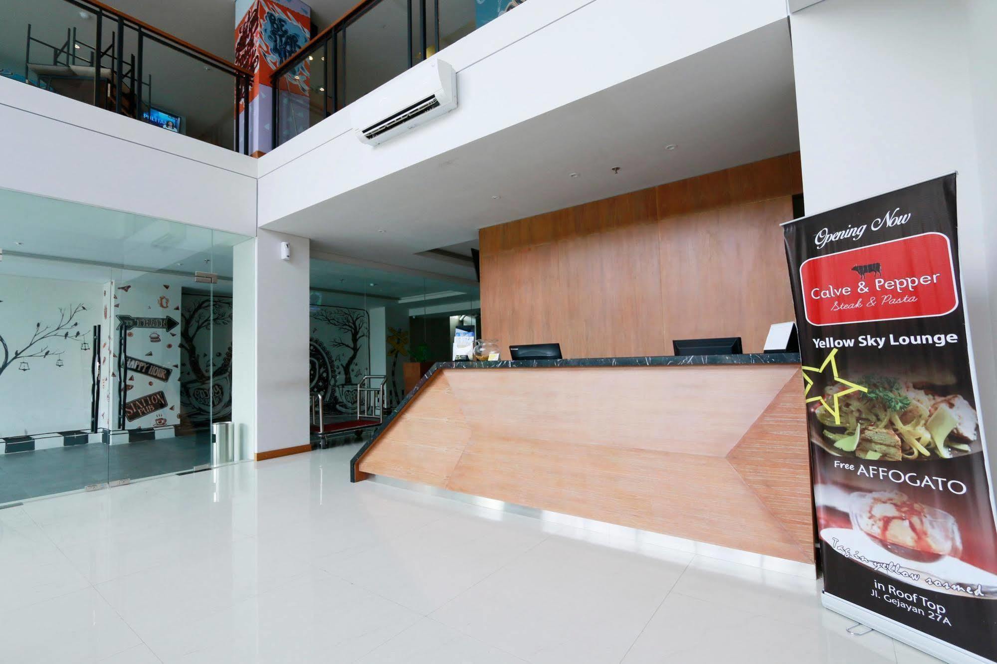 Yellow Star Gejayan Hotel Jogyakarta Zewnętrze zdjęcie